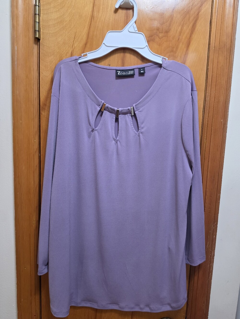 New York & Company Lavender Long-Sleeve Keyhole Top SIZE XL